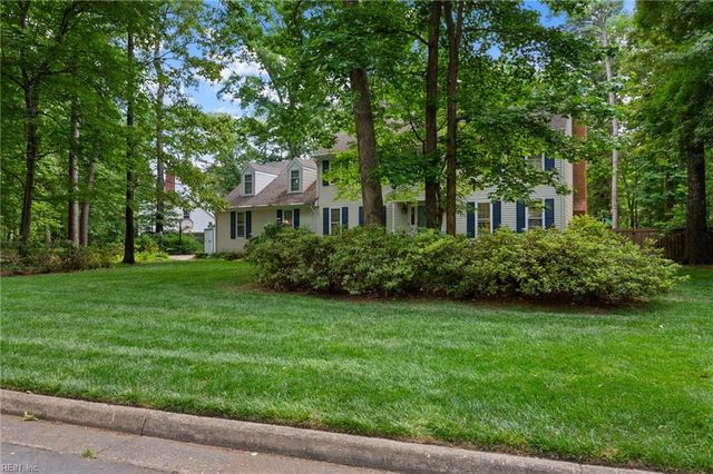 820 Coverdale LN, Virginia Beach, VA 23452