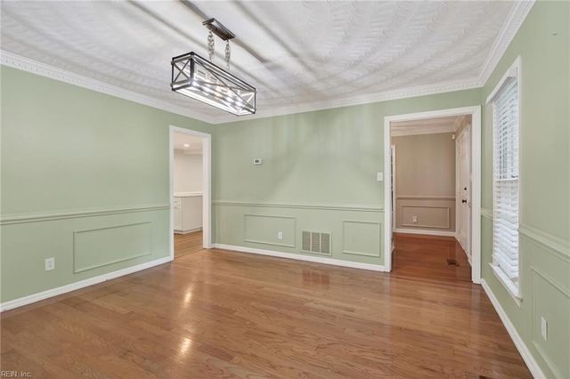 820 Coverdale LN, Virginia Beach, VA 23452