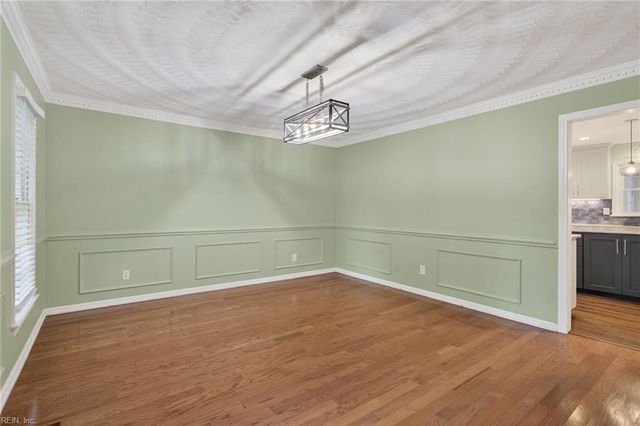 820 Coverdale LN, Virginia Beach, VA 23452
