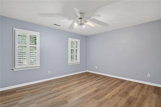 820 Coverdale LN, Virginia Beach, VA 23452