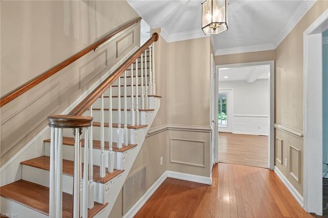 820 Coverdale LN, Virginia Beach, VA 23452