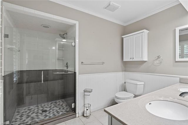 820 Coverdale LN, Virginia Beach, VA 23452