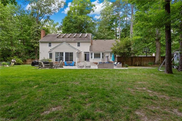 820 Coverdale LN, Virginia Beach, VA 23452