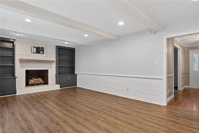 820 Coverdale LN, Virginia Beach, VA 23452