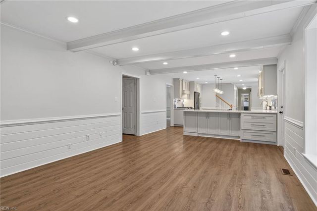 820 Coverdale LN, Virginia Beach, VA 23452