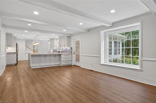 820 Coverdale LN, Virginia Beach, VA 23452