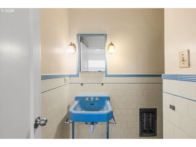 1300 DAISY Ln, Grants Pass, OR 97527