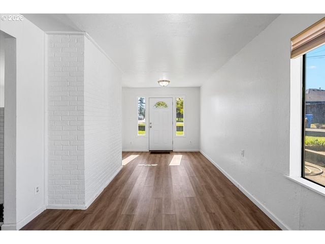 1300 DAISY Ln, Grants Pass, OR 97527