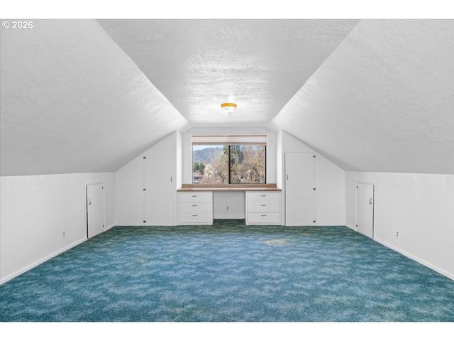 1300 DAISY Ln, Grants Pass, OR 97527