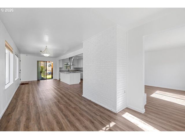 1300 DAISY Ln, Grants Pass, OR 97527