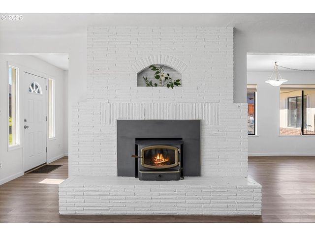 1300 DAISY Ln, Grants Pass, OR 97527
