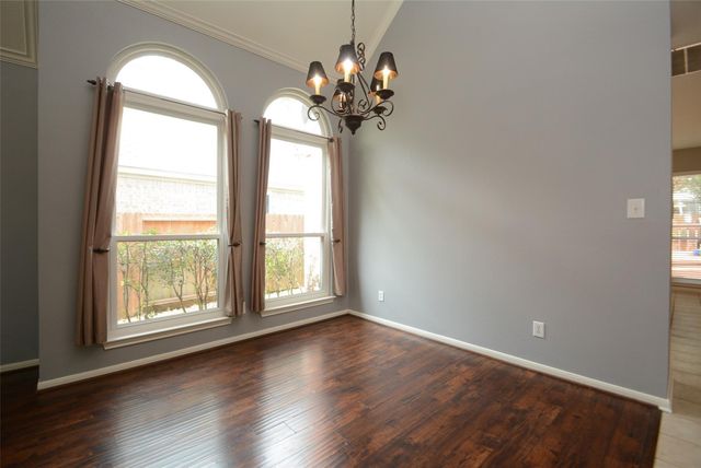 5327 Willow Knoll Court, Houston, TX 77345