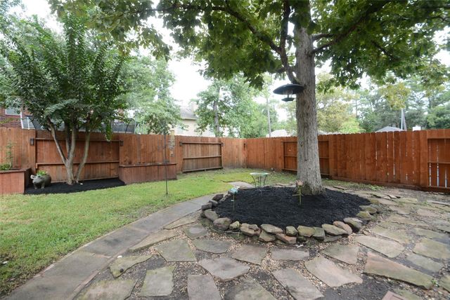 5327 Willow Knoll Court, Houston, TX 77345