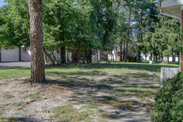 16 Monticello Drive A, Whiting, NJ 08759
