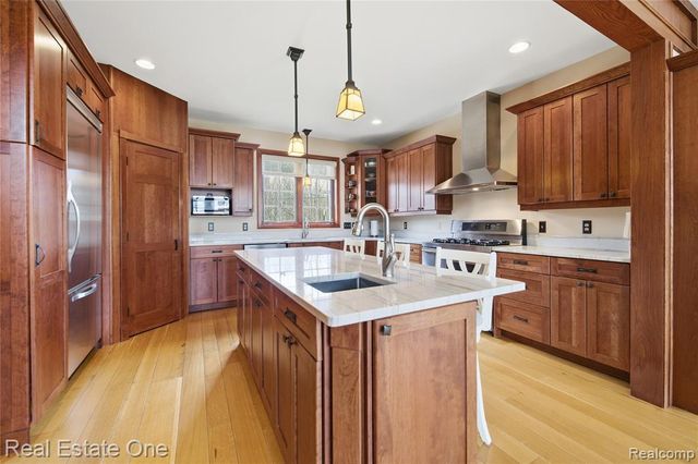 4529 Shoreview Lane, Whitmore Lake, MI 48189