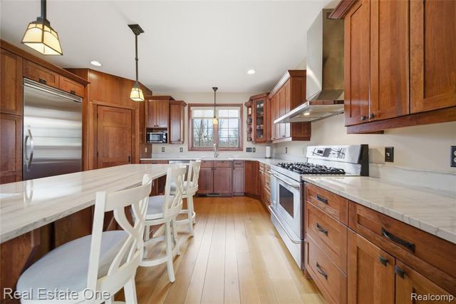 4529 Shoreview Lane, Whitmore Lake, MI 48189