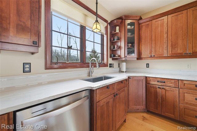 4529 Shoreview Lane, Whitmore Lake, MI 48189
