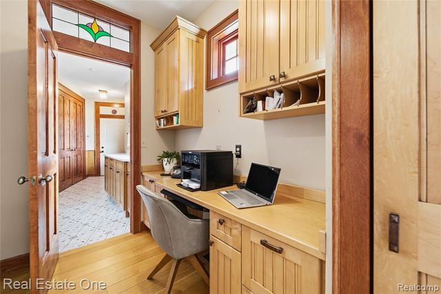 4529 Shoreview Lane, Whitmore Lake, MI 48189