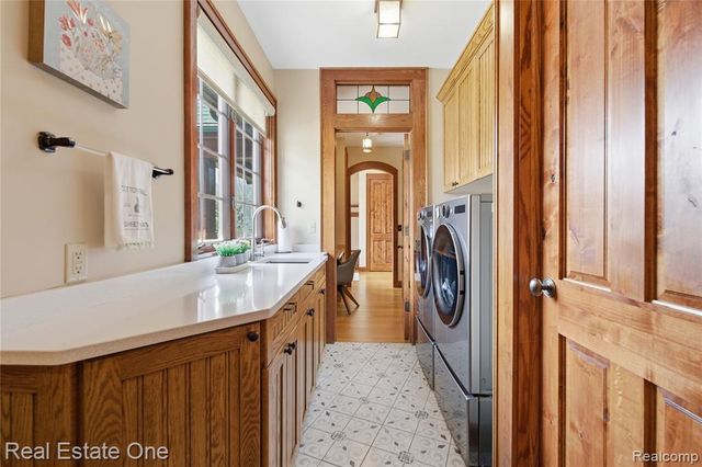 4529 Shoreview Lane, Whitmore Lake, MI 48189