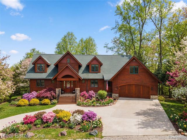 4529 Shoreview Lane, Whitmore Lake, MI 48189