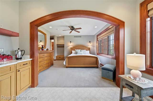 4529 Shoreview Lane, Whitmore Lake, MI 48189
