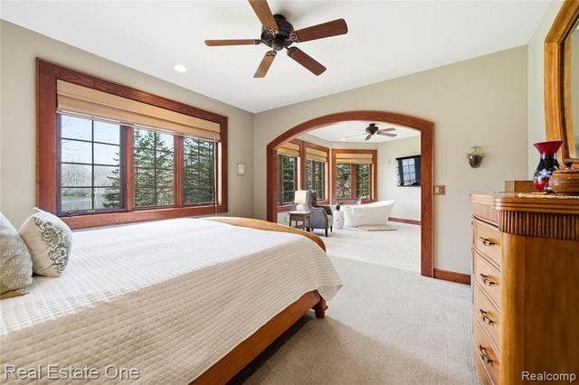 4529 Shoreview Lane, Whitmore Lake, MI 48189
