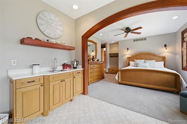4529 Shoreview Lane, Whitmore Lake, MI 48189