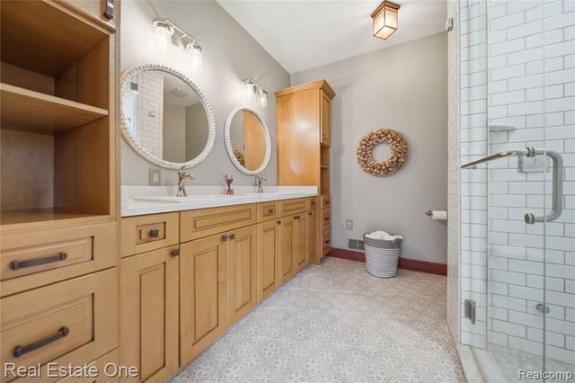 4529 Shoreview Lane, Whitmore Lake, MI 48189