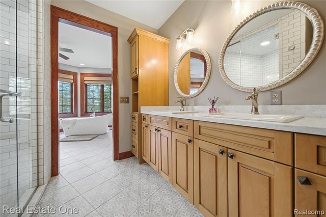 4529 Shoreview Lane, Whitmore Lake, MI 48189