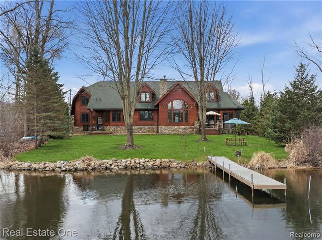 4529 Shoreview Lane, Whitmore Lake, MI 48189