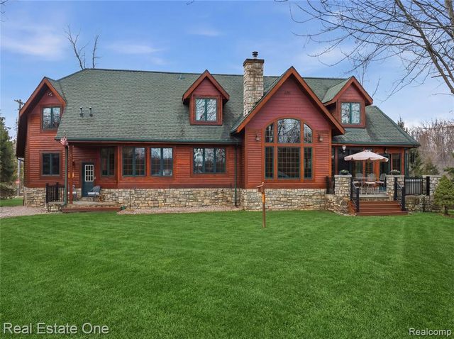 4529 Shoreview Lane, Whitmore Lake, MI 48189