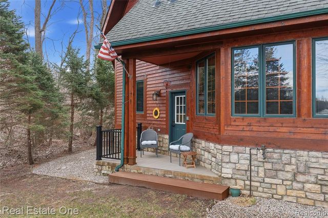 4529 Shoreview Lane, Whitmore Lake, MI 48189