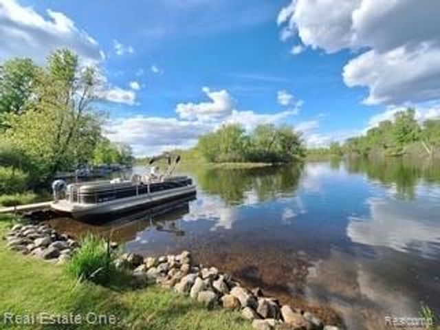 4529 Shoreview Lane, Whitmore Lake, MI 48189