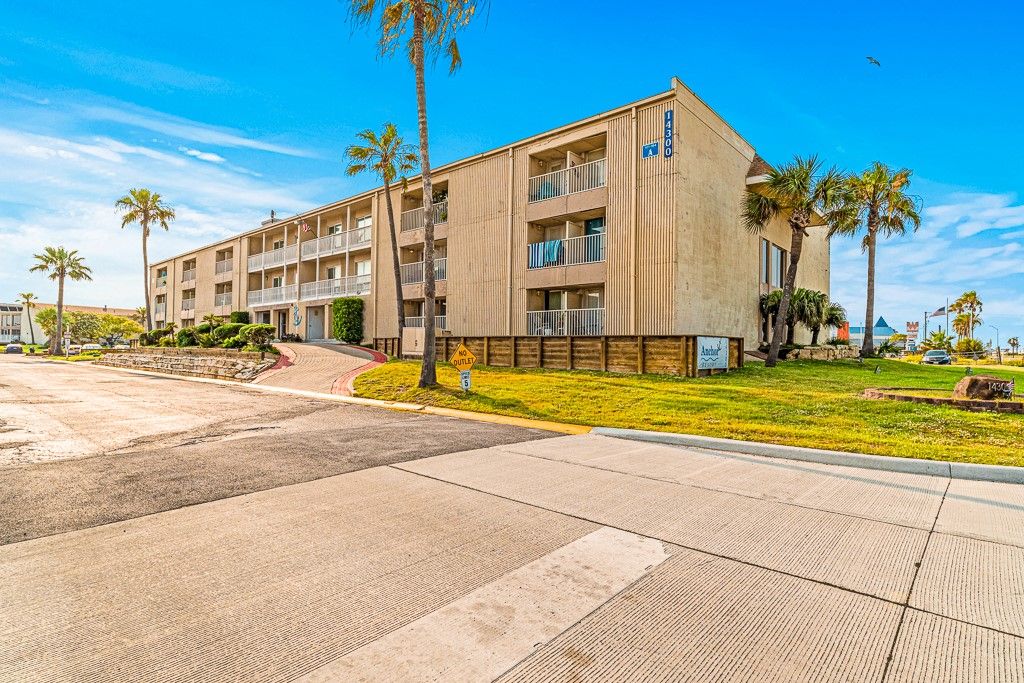 14300 S Padre Island Dr 118, Corpus Christi, TX 78418