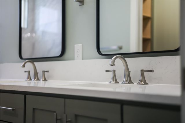 20502 Bonanza ST 2, Lago Vista, TX 78645