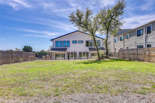 20502 Bonanza ST 2, Lago Vista, TX 78645