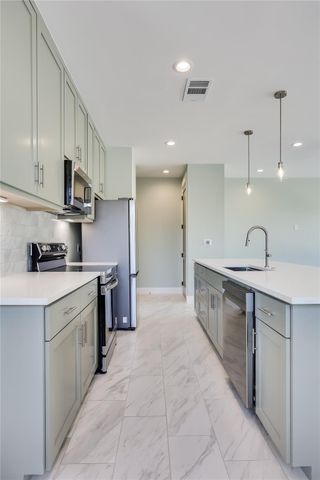 20502 Bonanza ST 2, Lago Vista, TX 78645