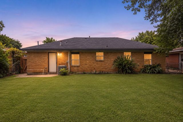 442 Glenburnie Drive, Houston, TX 77022