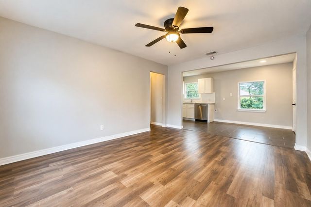 442 Glenburnie Drive, Houston, TX 77022
