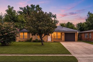 442 Glenburnie Drive, Houston, TX 77022