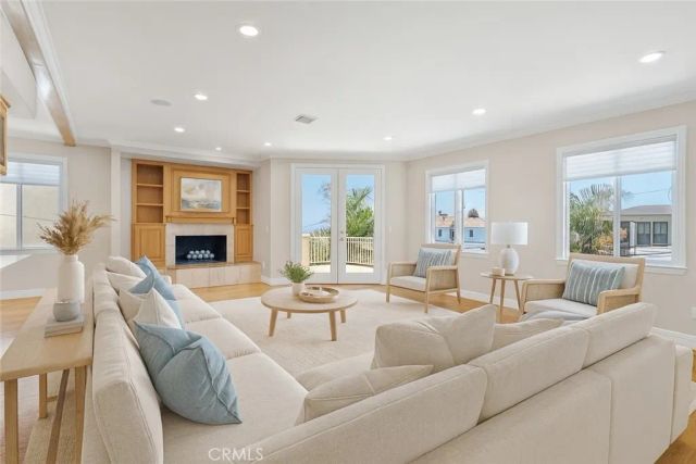 944 5th Street, Hermosa Beach, CA 90254