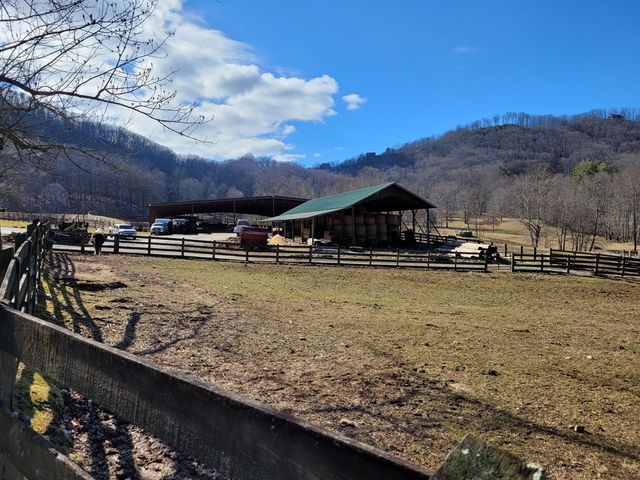 69 Colt Run, Hayesville, NC 28904