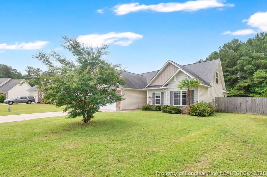 162 Harcourt Place, Raeford, NC 28376 — photo 3