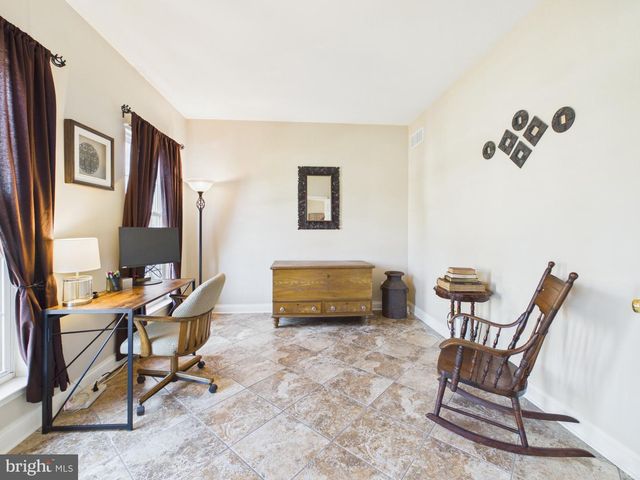 17 ROCKY RD, Newark, DE 19702