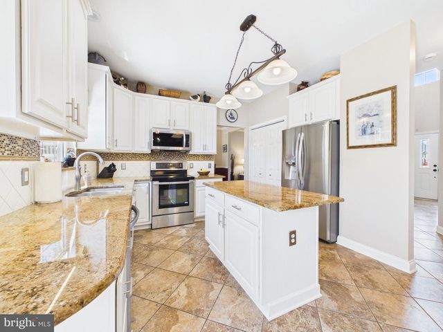 17 ROCKY RD, Newark, DE 19702