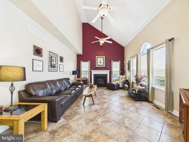 17 ROCKY RD, Newark, DE 19702