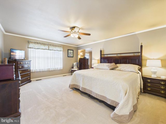 17 ROCKY RD, Newark, DE 19702