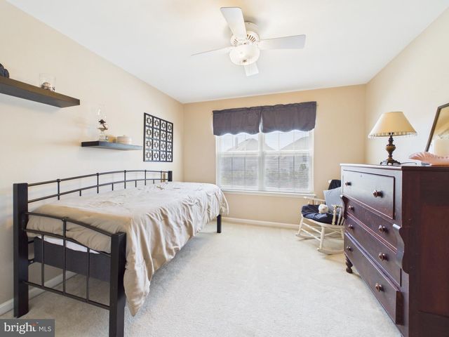17 ROCKY RD, Newark, DE 19702