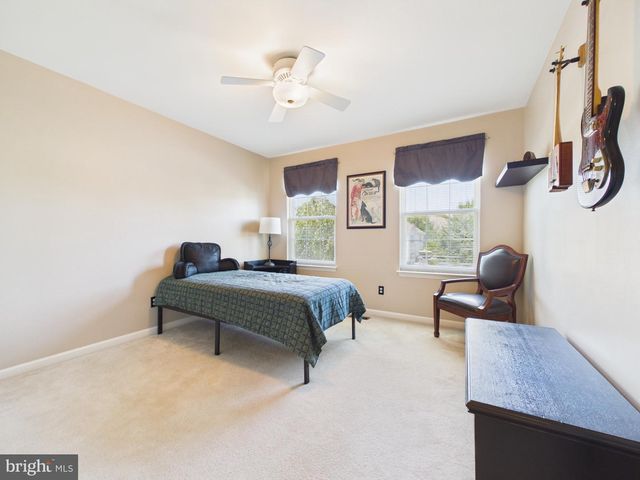 17 ROCKY RD, Newark, DE 19702