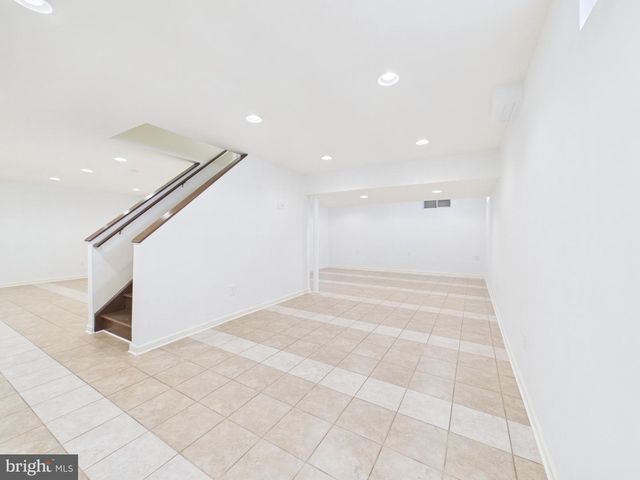 17 ROCKY RD, Newark, DE 19702